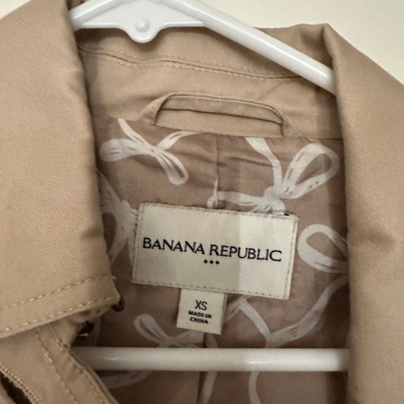 BANANA REPUBLIC - Beige / Khaki Trench Coat in XS - Picture 2 of 3